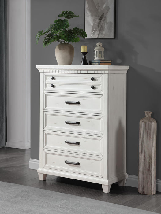 B078 White Chest