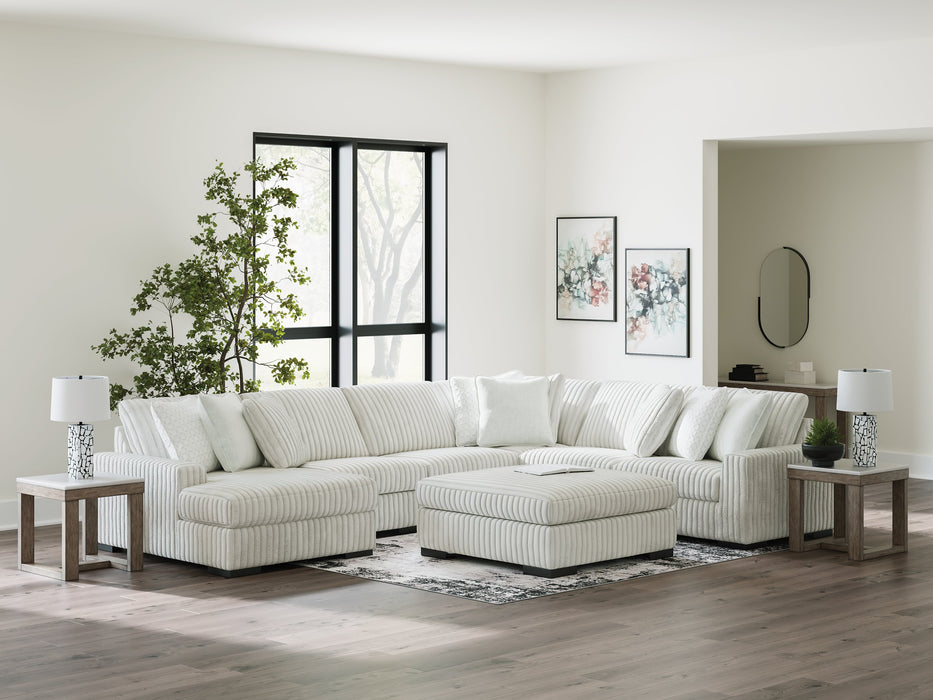 Stupendous Sectional with Chaise - Golden Home Furniture (Columbus, OH) - Multi Location