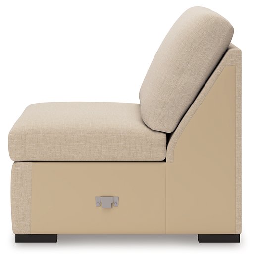 LadyMae Sectional with Chaise - Golden Home Furniture (Columbus, OH) - Multi Location