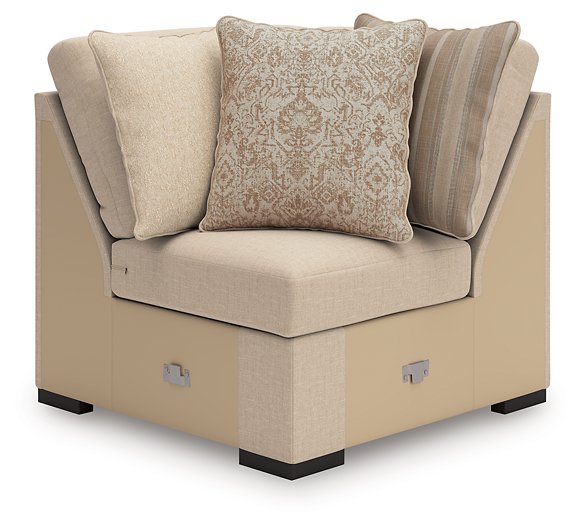 LadyMae Sectional with Chaise - Golden Home Furniture (Columbus, OH) - Multi Location