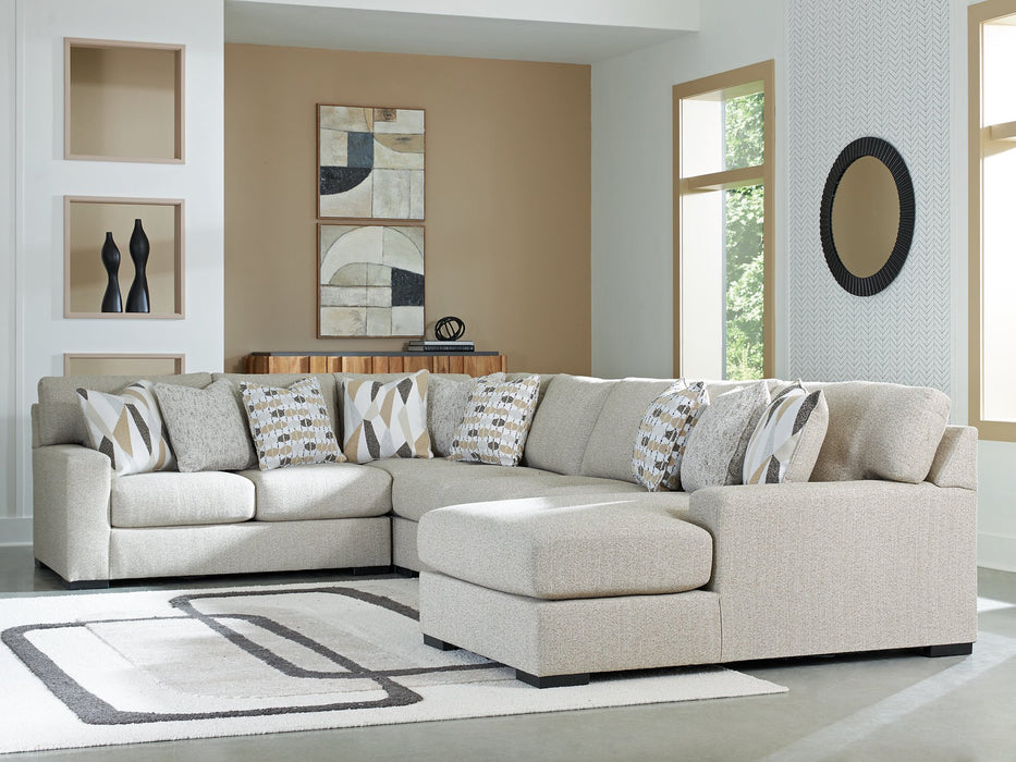 Laurelgrove Sectional with Chaise - Golden Home Furniture 