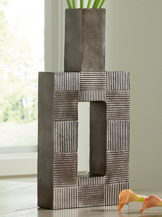 Wrengrove Vase - Golden Home Furniture (Columbus, OH) - Multi Location