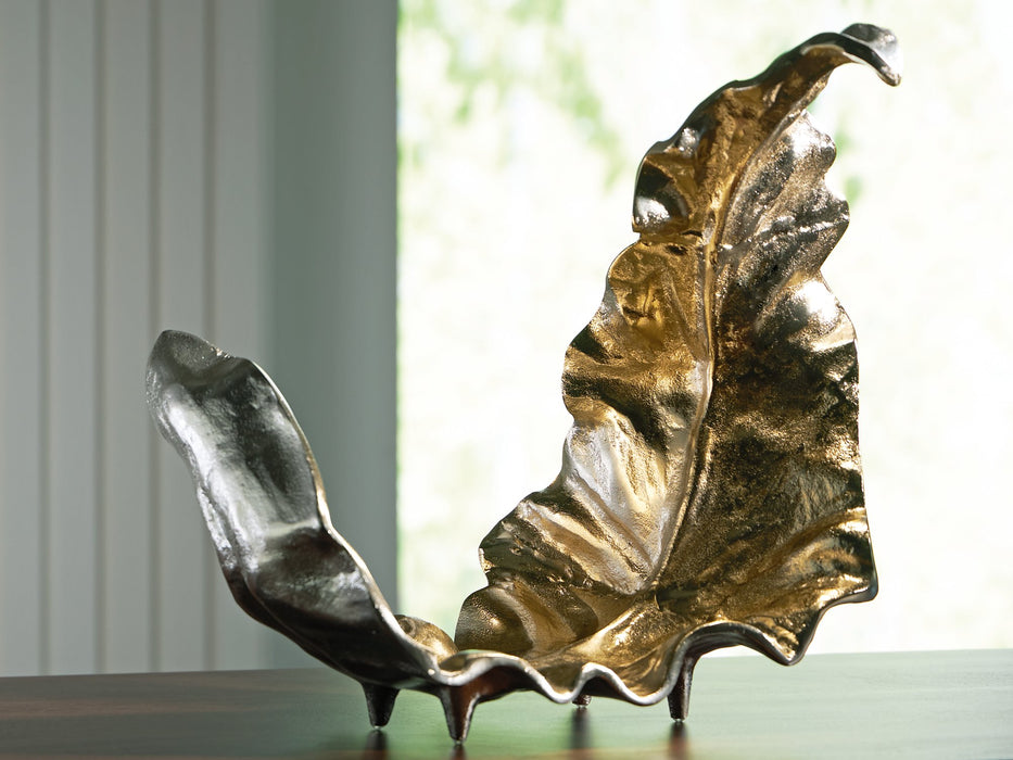 Darinsen Sculpture - Golden Home Furniture (Columbus, OH) - Multi Location