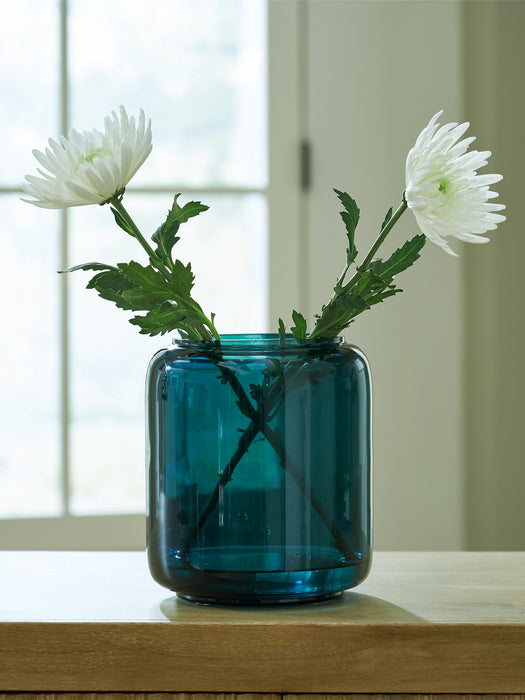 Inisland Vase - Golden Home Furniture (Columbus, OH) - Multi Location
