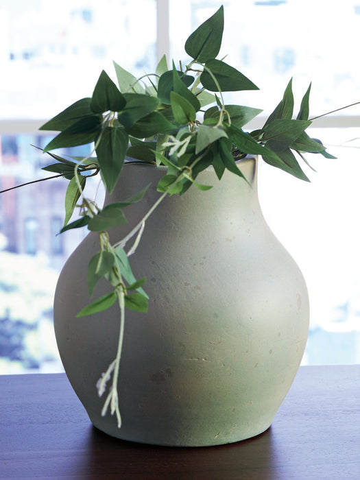 Baychester Vase - Golden Home Furniture (Columbus, OH) - Multi Location