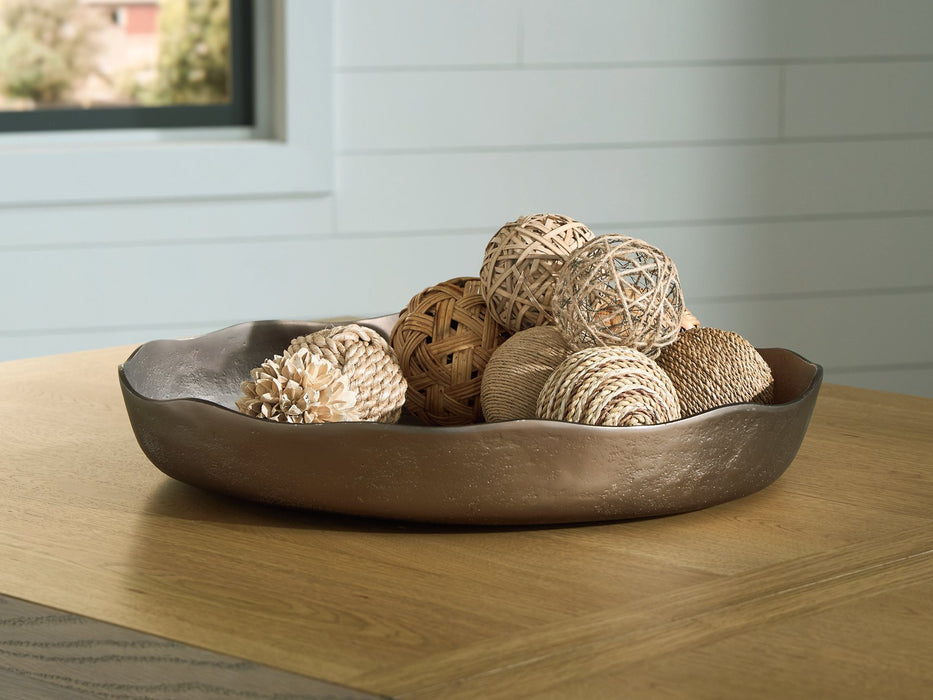 Wallmen Tray - Golden Home Furniture 