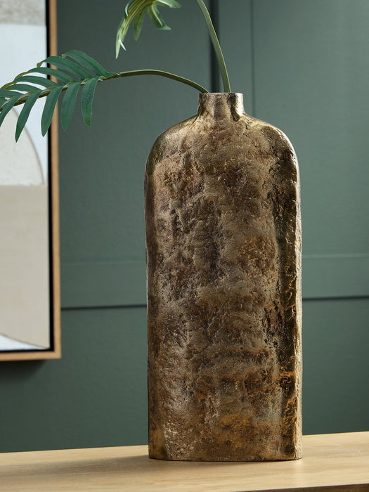 Wallmond Vase - Golden Home Furniture 