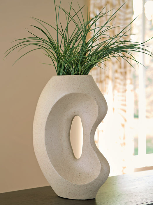 Odion Vase - Golden Home Furniture 