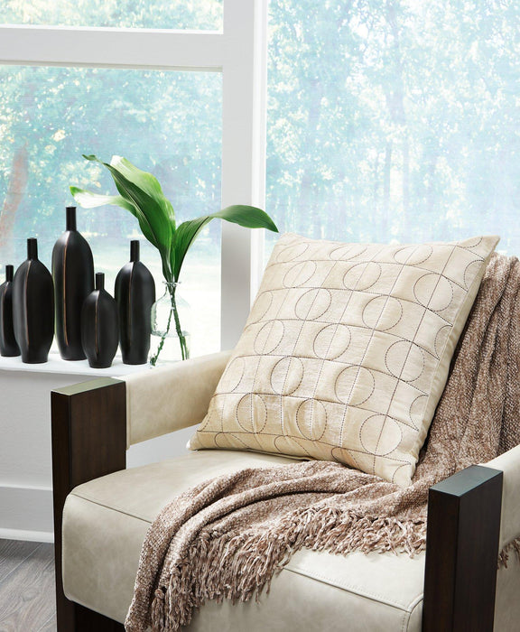 Kydner Pillow (Set of 4) - Golden Home Furniture 