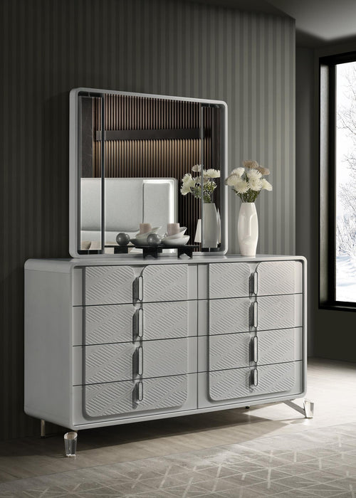 Cool Gray Chest