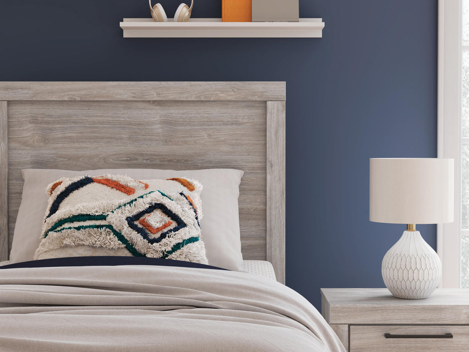 Broachmyn Bed - Golden Home Furniture 