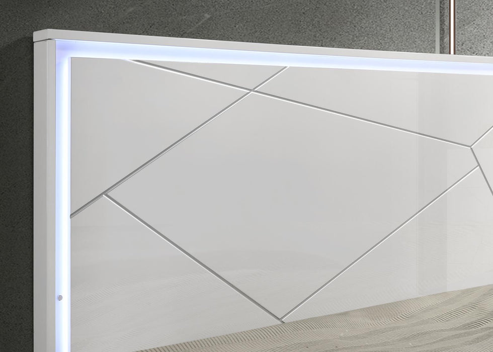 White/Gray Line Dresser