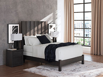 Fraluna Bed - Golden Home Furniture (Columbus, OH) - Multi Location